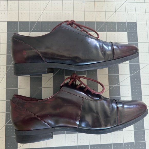 Clark's leather oxfords in burgundy shine size 7.5 - Picture 4 of 6